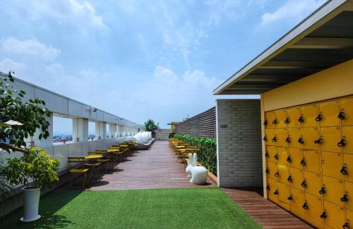 Gimpo Hotel | Oceanfront Hotel Marinabay Seoul Ara with Pool & Hot Tub