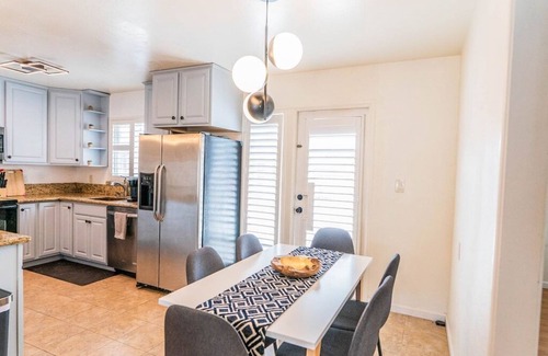 Sacramento House | Perfect Retreat: Arden Family Home with BBQ & Pet-Friendly