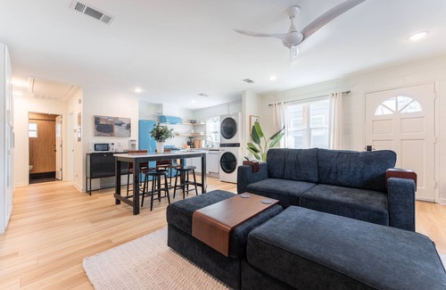Saint Simons Island House | Pet-Friendly Retreat Just Steps from the Beach!