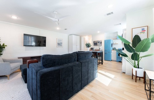 Saint Simons Island House | Pet-Friendly Retreat Just Steps from the Beach!