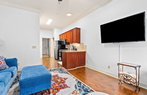 Auburn Condo | Discover Aubie's Abode: Steps from Jordan-Hare Stadium