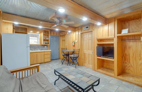 Heber Springs Cabin | Inviting Heber Springs Cabin: Covered Patio Near Lake