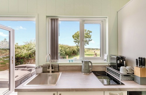 Jameston Cottage | Oceanfront Escape near Tenby with Spa & Family Amenities