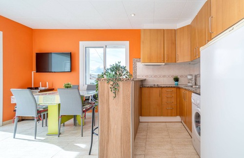 Empuriabrava Apartment | Top-Rated Bahia Apartment Steps from the Beach with Parking