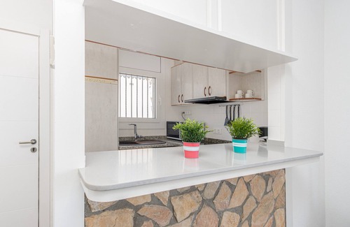 Empuriabrava Apartment | Beachfront Bahia Apartment with WiFi & Ocean View