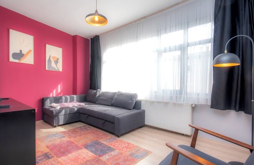 Cihangir Apartment | Modern Taksim Flat: Pet Friendly & Perfect for Families