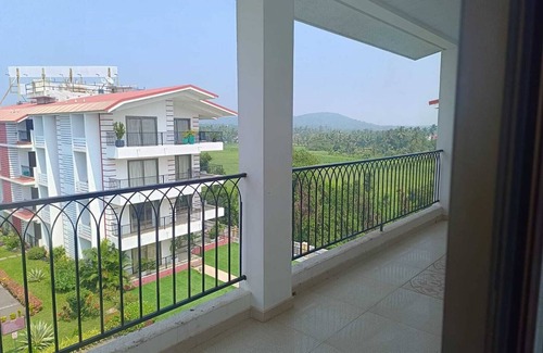 Saunta Vaddo House | 01-2bhk Pool view Wifi Gym Jacuzzi-Baga North Goa