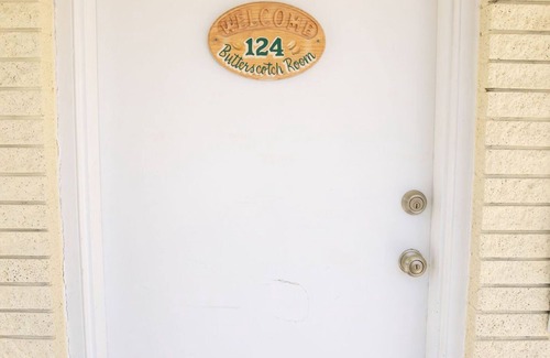 Sevier Apartment | Cozy Candy Suite 124 with Pool & Kitchen Amenities