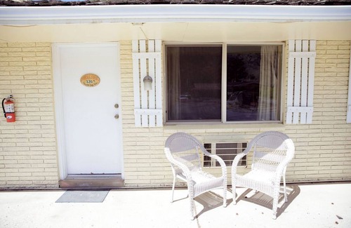 Sevier Apartment | Pet-Friendly Candy Suite 126 with Pool and Kitchen Access