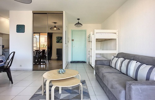 Plaine de la Brague Apartment | Inviting Studio with Pool Access and Family-Friendly Amenities