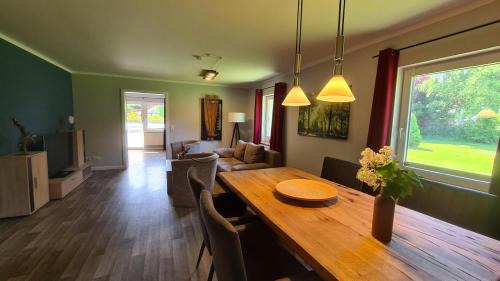 Parchtitz Apartment | Relaxing Oceanfront Retreat at 03 Blumenwiese Hotel