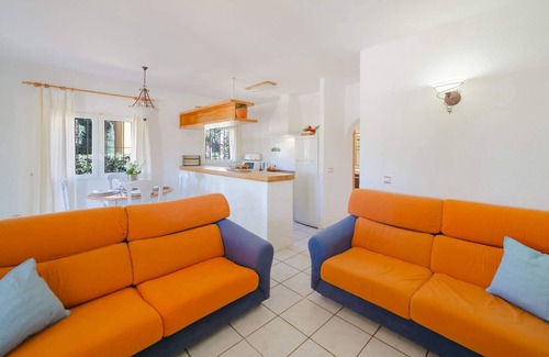 El Tosalet Villa | Relaxing Villa Monte Verde Granada with Pool & Spa Amenities