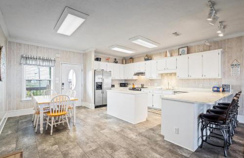 Silver Cay House | Island Time: Family-Friendly Retreat with Pool & Kitchen