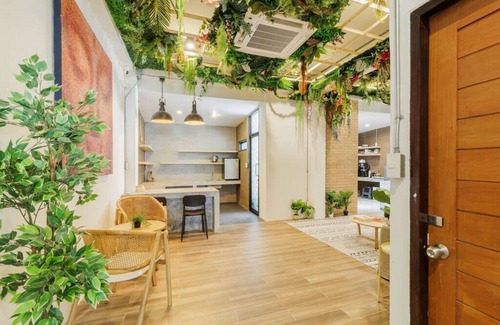 Ratchadaphisek Apartment | Discover Wabisabi: Heart of Bangkok, Steps from MRT
