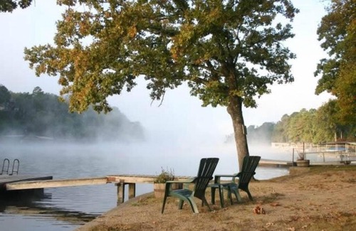 Mid America House | Lakefront Two Bedroom Cottage with Private Beach & Pet Friendly