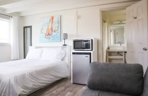 West Ocean City Resort | Discover a 1-Bedroom Resort with Pool & Breakfast Included