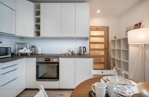 Kamienna Gora Apartment | Pet-Friendly Gdynia Centrum Apartment for 4 - Rated 9/10