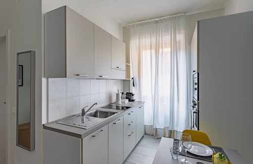 Pavia Apartment | Cozy Casa Elena: Family-Friendly with Spa & Breakfast