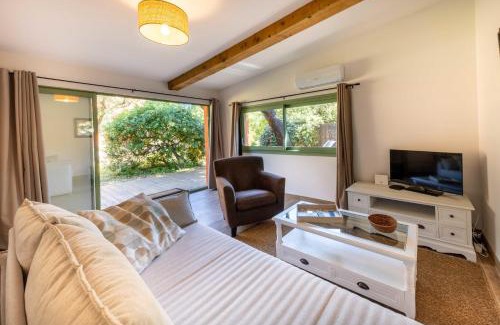 Grasse Apartment | Cozy Cottage Retreat with Pool - Perfect for Families & Pets