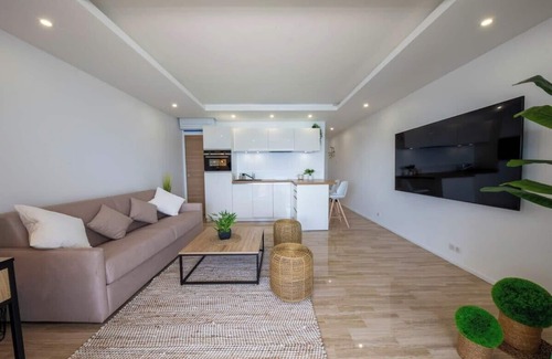 Saint-Laurent-du-Var Apartment | 06K1 - Front of the sea-renovated-terrace–parking