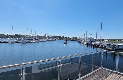 Kroeslin House | Pet-Friendly Poseidon Floating House with Ocean Views