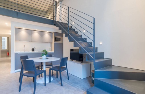 Como City Centre Apartment | Experience 07 Tigli Visconti with Kitchen & Accessibility
