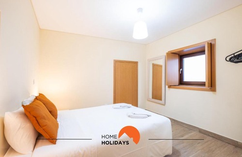 Peneco Beach House | Private Terrace Retreat, Steps from the Beach with AC