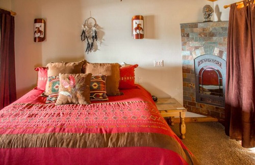 Afton Condo | Cozy 1 Bedroom Condo with Pool at The Mountain Inn