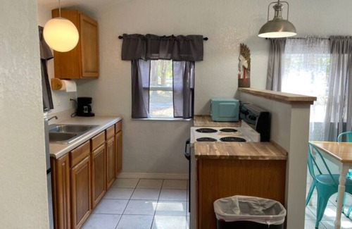 Inglis Cabin | Discover The Marlin Cottage: Family and Pet Friendly Getaway