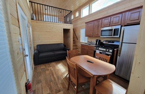 Valle Ski Chalet | Family-Friendly Tiny Home near Grand Canyon - Sleeps 8
