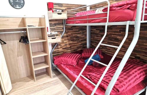 Razac-sur-l'Isle Apartment | Cozy Studio with Park View and Free Private Parking