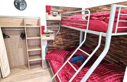 Razac-sur-l'Isle Apartment | Cozy Studio with Park View and Free Private Parking