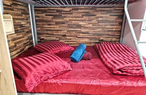 Razac-sur-l'Isle Apartment | Cozy Studio with Park View and Free Private Parking