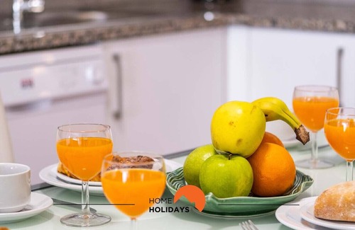 Albufeira Apartment | OldTown Open Space: Steps from the Beach with Spa & Breakfast