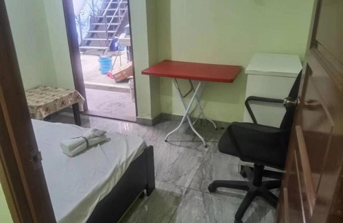Kuala Lumpur House | Cozy Room with Kitchen, Bathroom, and Laundry Facilities