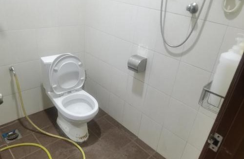 Kuala Lumpur House | Cozy Room with Kitchen, Bathroom, and Laundry Facilities