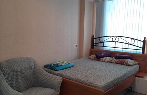 Tsentralnyy Apartment | Cozy Oceanfront Apartment with Kitchen and 9/10 Rating