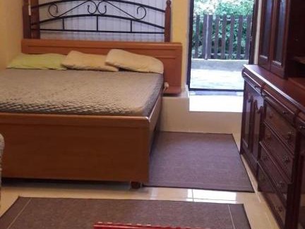 Tsentralnyy Apartment | Cozy Oceanfront Apartment with Kitchen and 9/10 Rating
