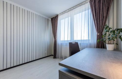 Dniprovs'kyi District Apartment | Convenient Stay: Steps from the Metro & Pet Friendly