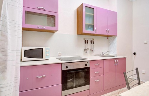 Patrusheva Apartment | Cozy Retreat on Vasily Goltsov Street - Pet Friendly Stay
