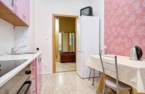 Patrusheva Apartment | Cozy Retreat on Vasily Goltsov Street - Pet Friendly Stay