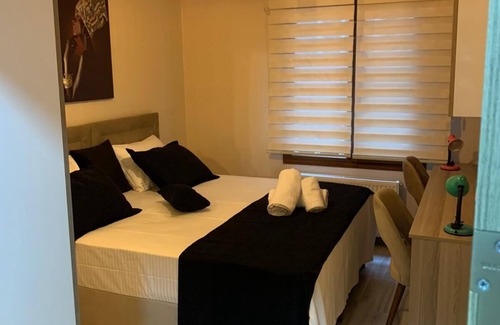 Kucukcekmece Apartment | Convenient 1+1 Residence Hotel Near Metrobus Access