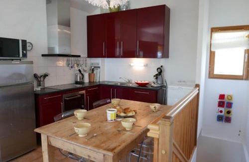 Villarodin-Bourget Ski Chalet | Family-Friendly 1-2 Cottage with Pet and Child Amenities