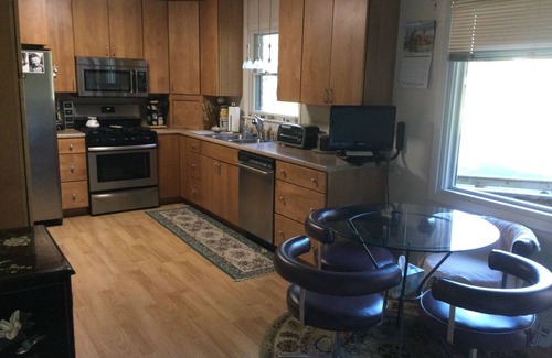 Niles House | Family-Friendly 3 BR Home with Kitchen Near ND Attractions