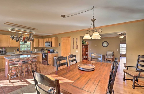 Piney Creek Cabin | Mountain-View Manor with Pool & Hot Tub Near the River