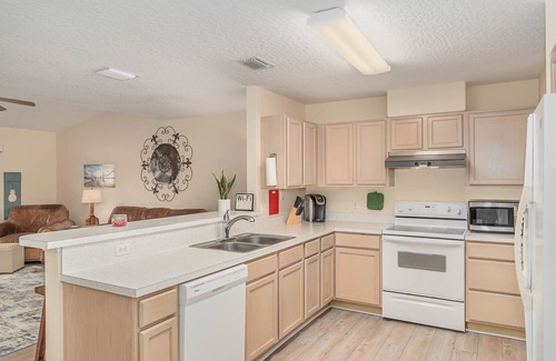 Satellite Beach House | Cozy Townhouse Steps from the Atlantic Ocean - Pet Friendly