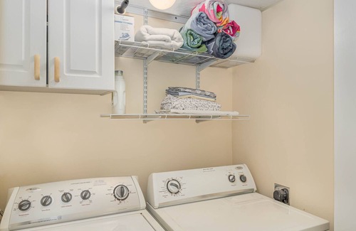 Satellite Beach House | Cozy Townhouse Steps from the Atlantic Ocean - Pet Friendly