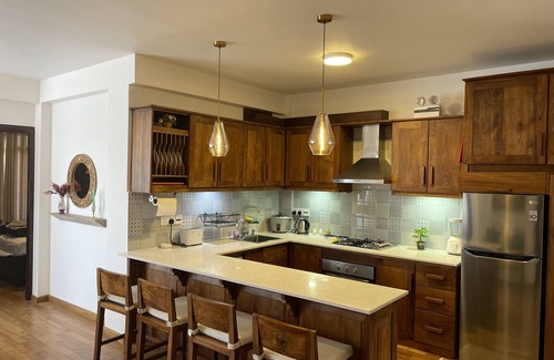 Nuwara Eliya Apartment | Modern 3-Bedroom Apartment with Pool Near City Center