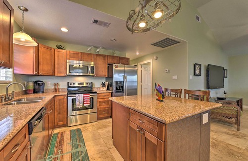 Isla Del Sol House | Canal View Retreat 1/4 Mile from Galveston Beach