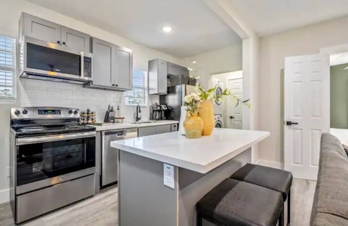 Greater East End Apartment | Conveniently Located Apt Near PNC Stadium with Breakfast